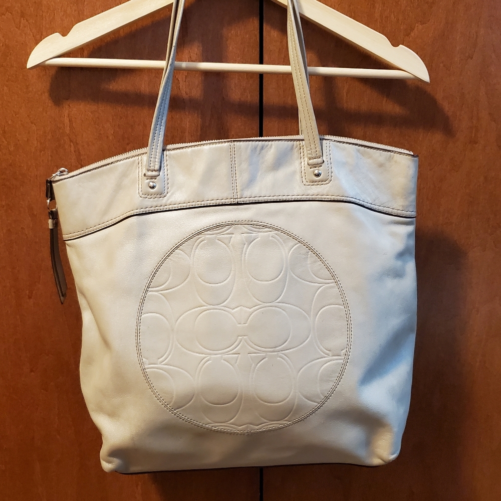 Coach Embossed CC Logo Medallion Taupe/ Beige/ Tan Zipper Leather Tote